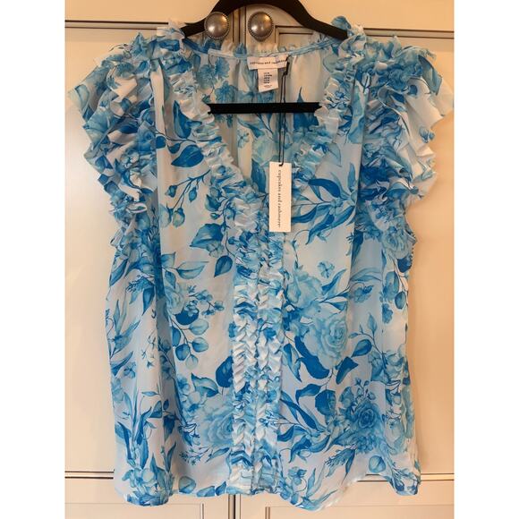Cupcakes & Cashmere Floral Blue/White V-Neck Ruffle Blouse M NEW - Picture 3 of 4